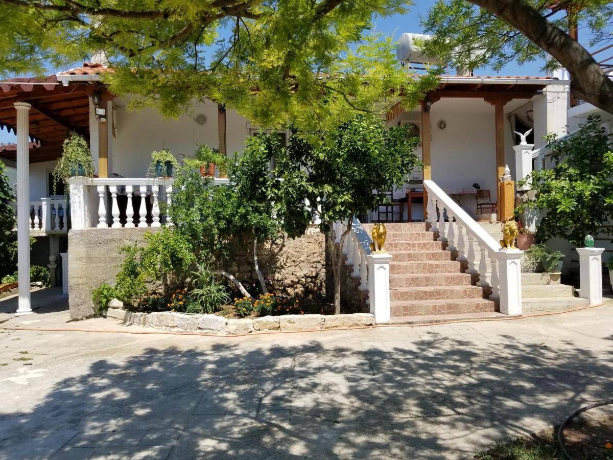 Отель Denaj House Химара Экстерьер фото